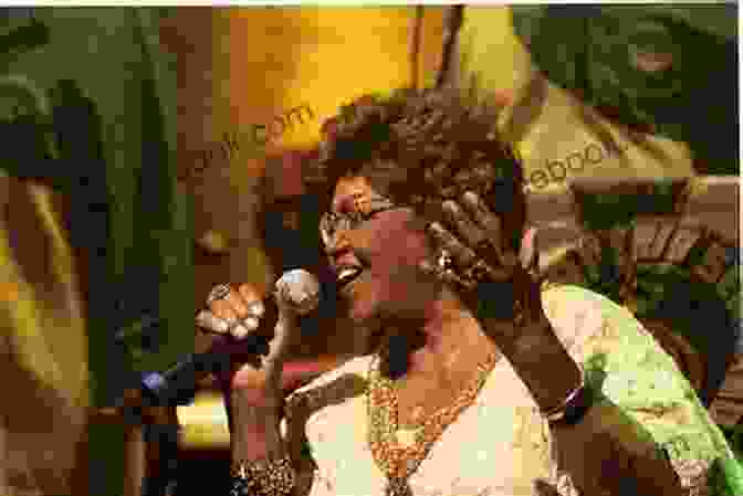 Dona Ivone Lara Performing With The Portela Samba School Dona Ivone Lara S Sorriso Negro (33 1/3 Brazil)